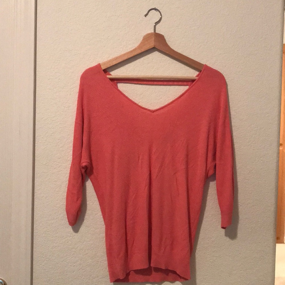 Express | Small vneck 3/4 Length Sleeve Salmon